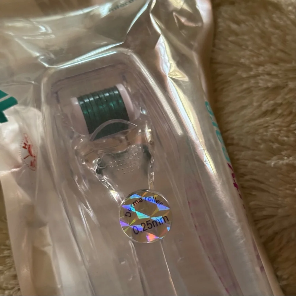 Dermaroller with case - Picture 3 of 4
